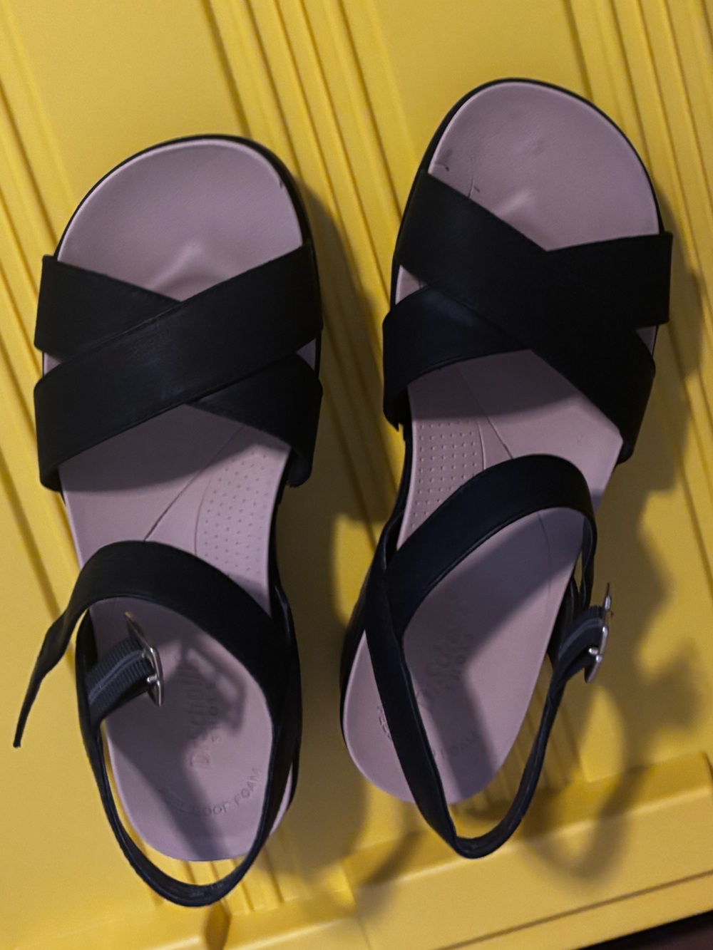 Dr. Scholl’s Black Cross-Strap Women’s Sandals -Size 7 1/2